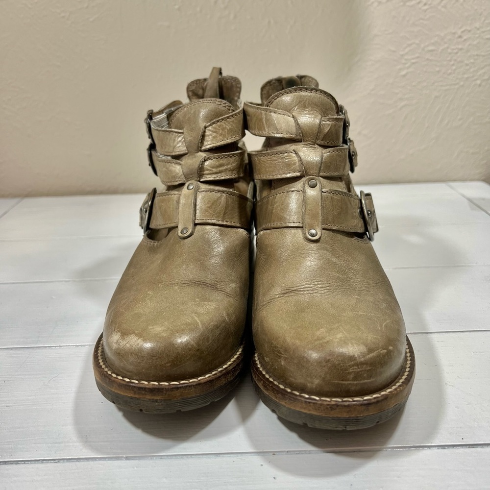 Dromedaris women’s Kelsey ankle bootie size 37  US 7